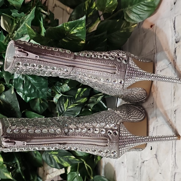 Steve Madden Silver Rhinestone Embellished Women's Boots 8.5 - Picture 11 of 11